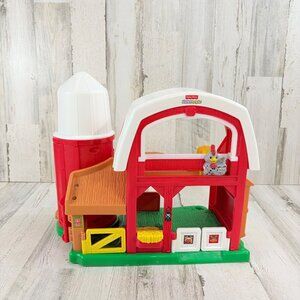 2005 Fisher Price Little People Animal Sounds Farm Barn Silo Playset